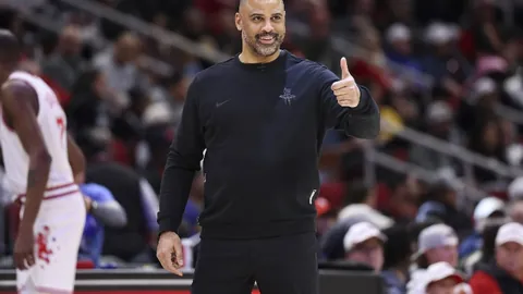 皇马力挽狂澜，对决切尔西：欧冠巅峰对决，安切洛蒂妙策稳固防线！