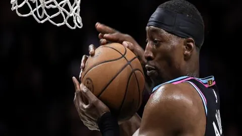 五位年轻教练竞逐女排主帅宝座，施海荣实力卓越脱颖而出！